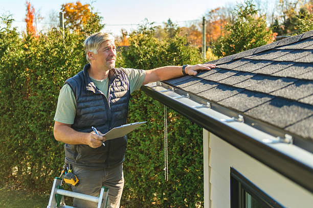 Professional Roofing technician working in Schulenburg, TX